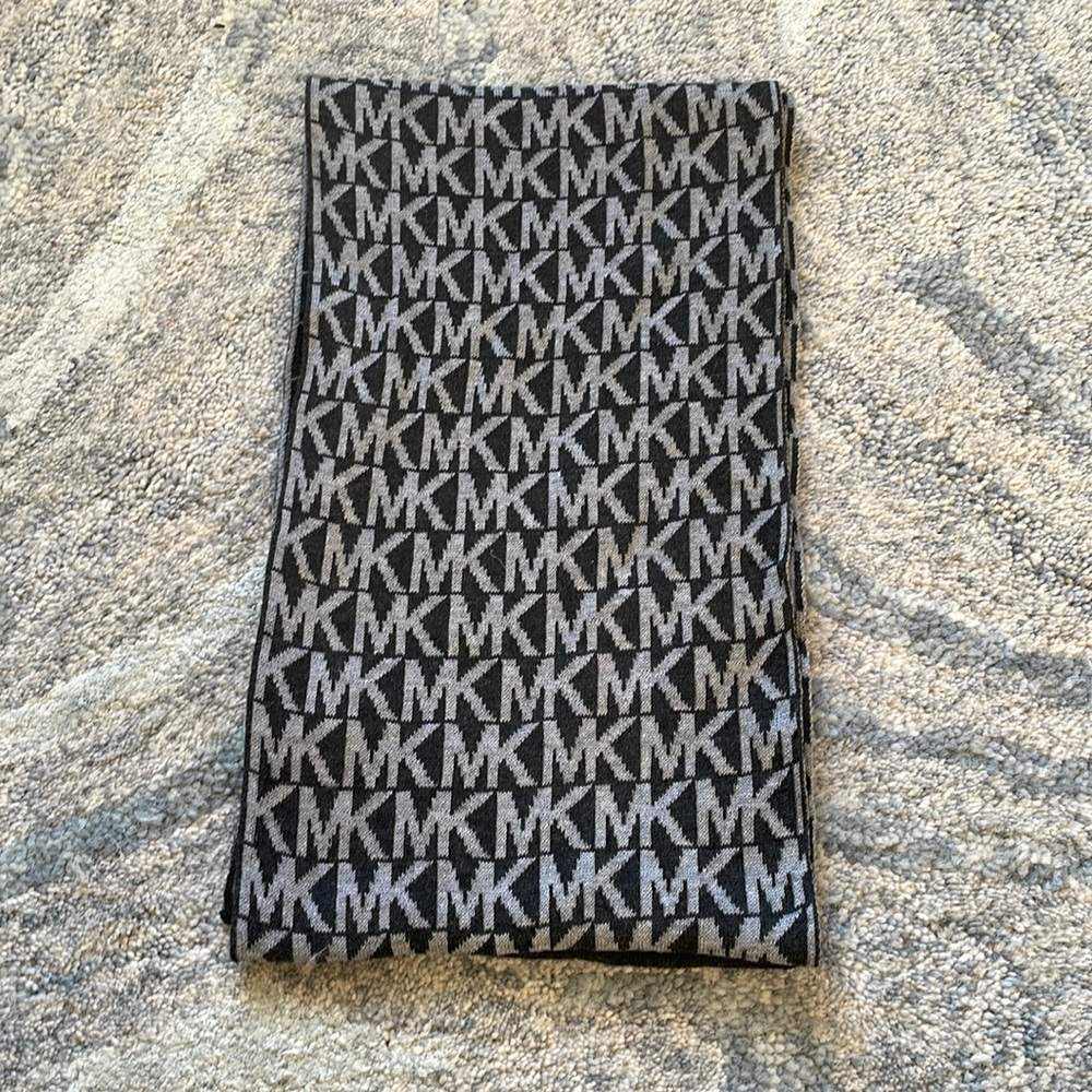 Michael Kors scarf
